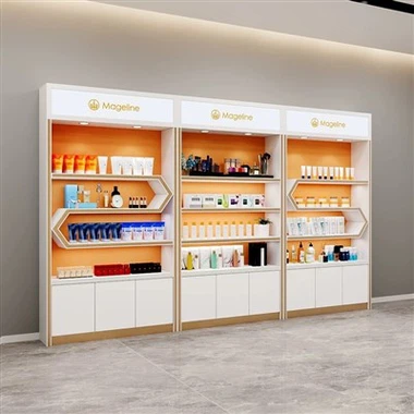 Дисплей магазину парфумів